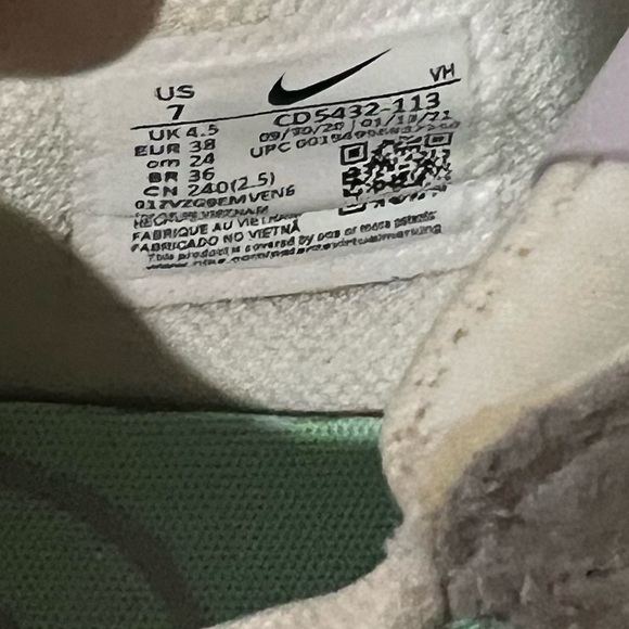 Nike Air Max Excee Running Shoes Green Glow CD5432-113 Women's Size 7 - Picture 8 of 9